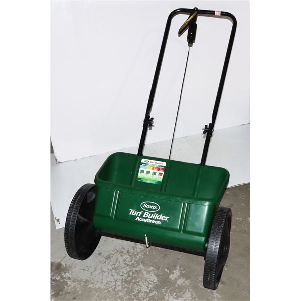 SCOTTS TURF BUILDER ACCUGREEN 19" PATH FERTILIZER