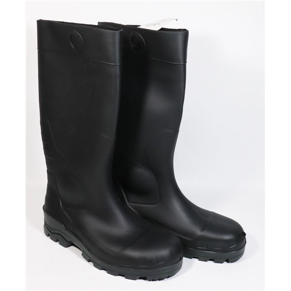 NEW WATERPROOF SIZE 11 MENS BOOTS