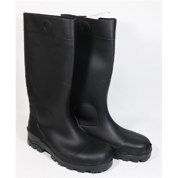 NEW WATERPROOF SIZE 11 MENS BOOTS