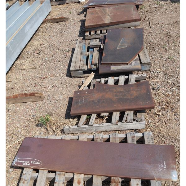 ASSORTED STEEL PLATE OF VARYING THICKNESS