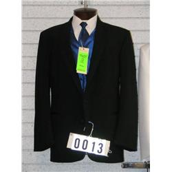 1/2 TORSO MANEQUIN W/TUXEDO SHIRT,VEST,TIE AND COAT