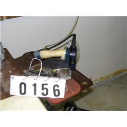 GRAVITY FEED STEAM IRON