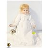 Image 1 : HERITAGE COLLECTIBLE PORCELAIN DOLL