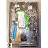 Image 1 : FLAT OF ASSORTED KITCHEN TOOLS