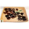 Image 1 : 12 PAIRS OF LADIES SUNGLASSES-ESTATE