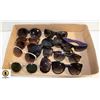 Image 1 : 12 PAIRS OF LADIES SUNGLASSES-ESTATE