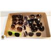 Image 1 : 12 PAIRS OF LADIES SUNGLASSES-ESTATE