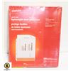 Image 1 : STAPLES NEW 200 SHEET PROTECTORS LETTER SZ