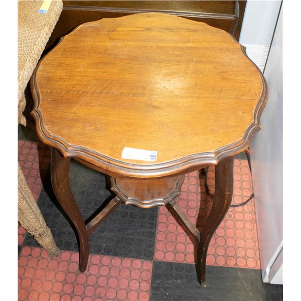 SOLID WOOD END TABLE