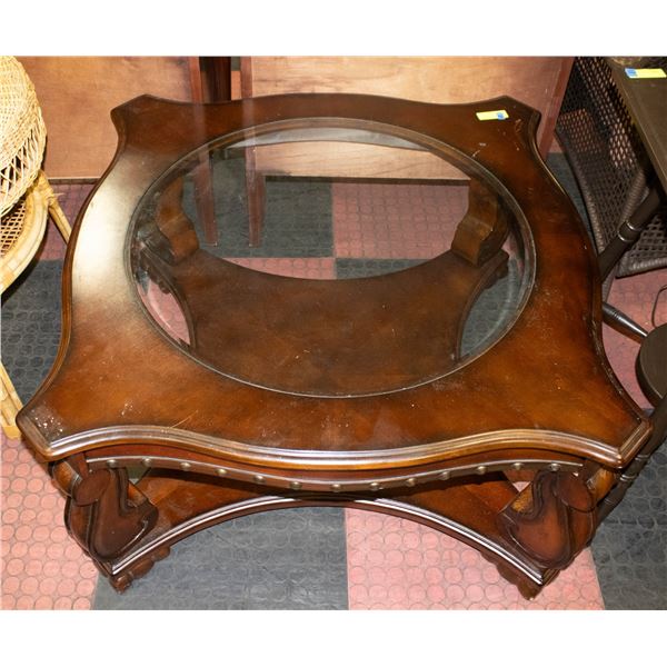 WOOD AND GLASS COFFEE TABLE