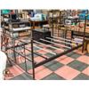 Image 1 : QUEEN SIZE BEDFRAME WITH HEAD/FOOTBOARD
