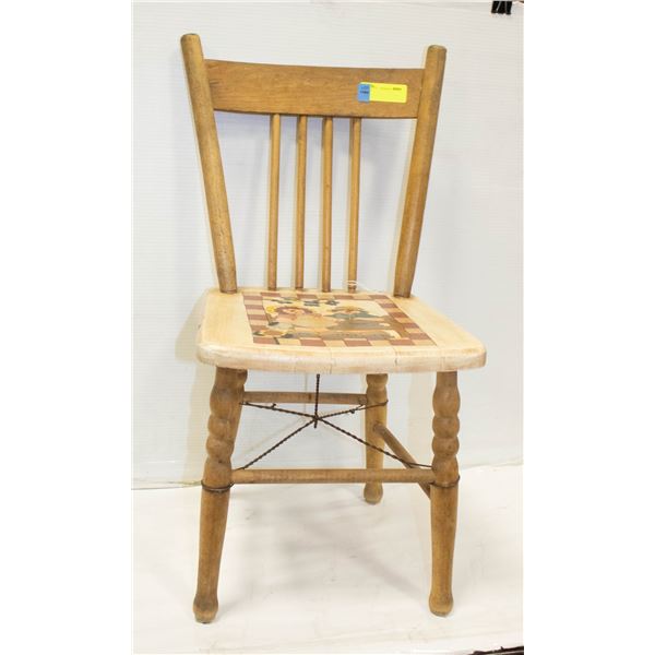 WOOD CHILDRENS CHAIR