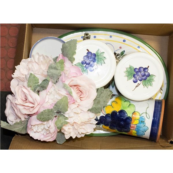 7-PIECE DISH AND VASE SET