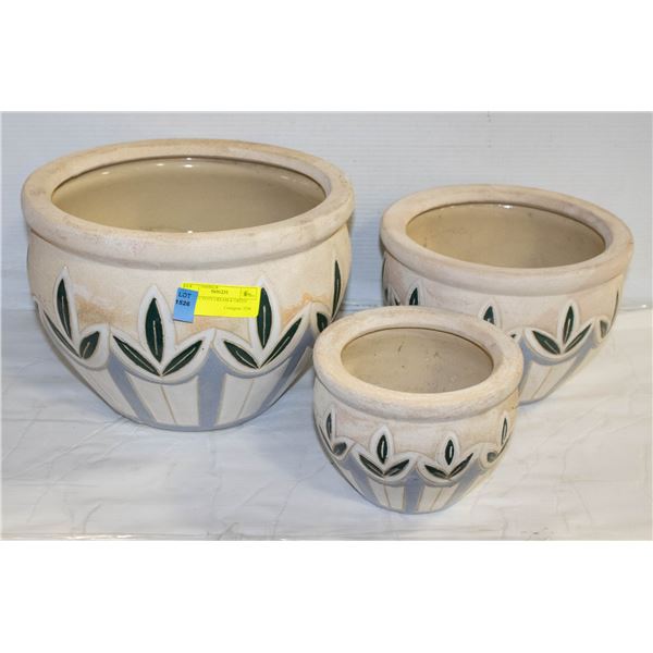 3 PLANT POTS CREAM & GREEN