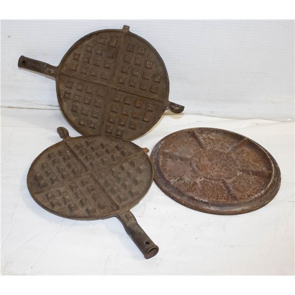 ANTIQUE CAST IRON WAFFLE PAN