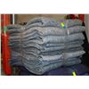 Image 1 : 8 MOVING BLANKETS