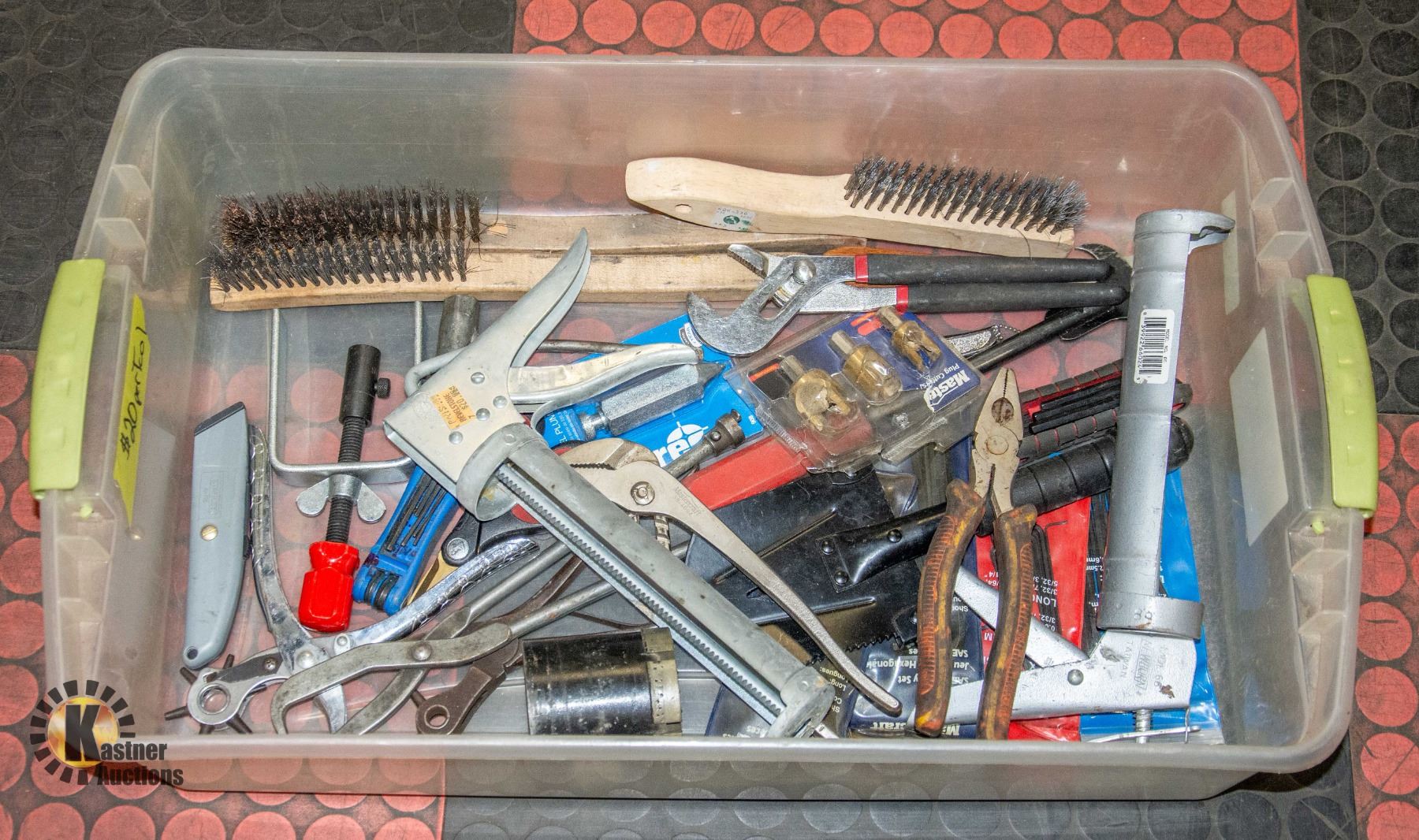 LARGE LOT OF HAND TOOLS LOT