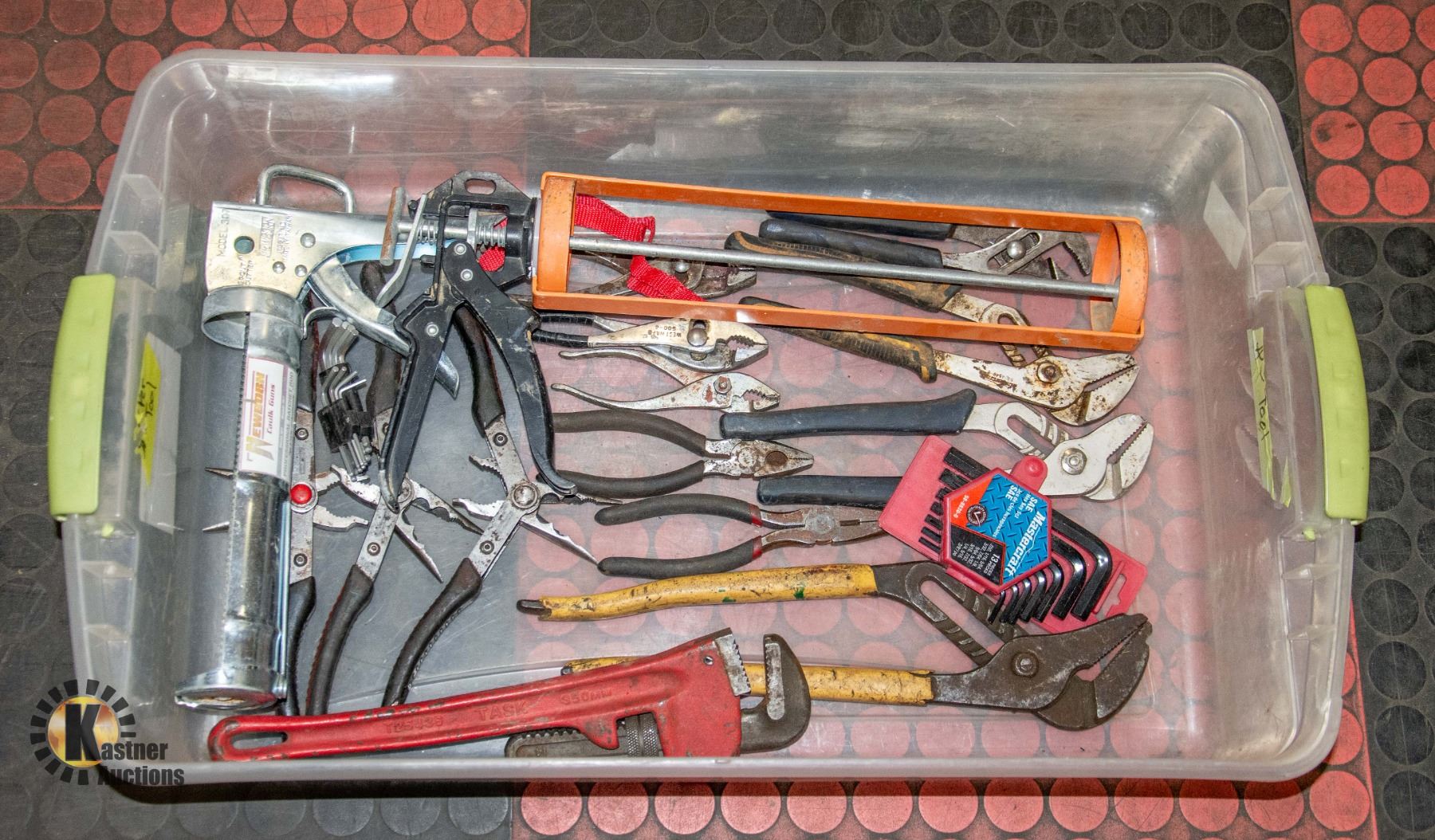LARGE LOT OF HAND TOOLS