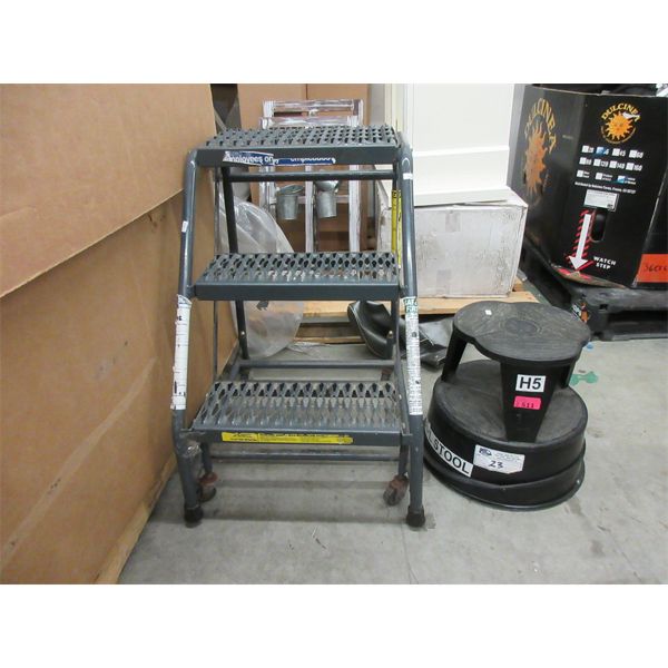 3 Step Metal Warehouse Stair & Round Step