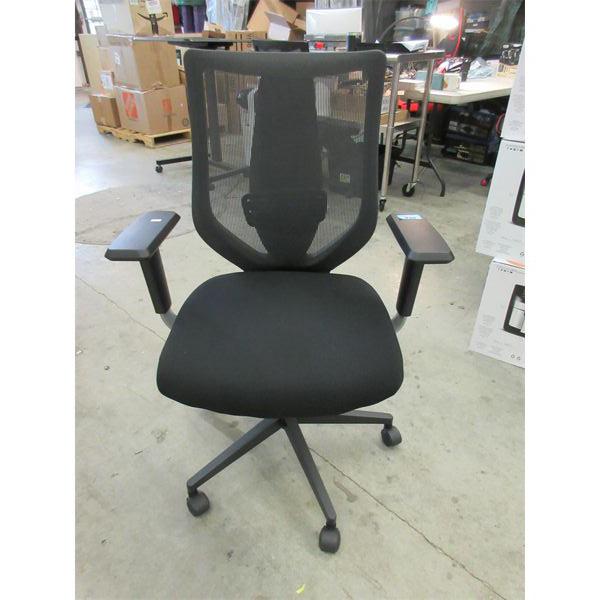 New Mesh Back Office Chair with Fabric Seat