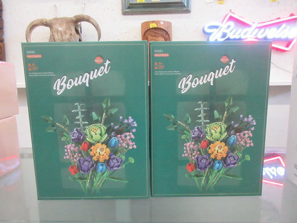 2 New Building Block Bouquets by Hello Block