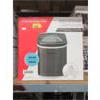 Image 1 : Frigidaire Black Counter Top Ice Maker