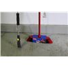 Image 2 : **48" Relax Grip Water Wand, New Broom