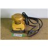 Image 1 : **DeWalt Palm Sander - Works