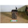 Image 1 : **Vintage Vesta Universal Oil Tin Can