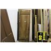 Image 2 : **Wooden Door - 23 1/2" x 73", with Hardware