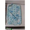 Image 2 : (2) Flower Patterned Fabric Pieces