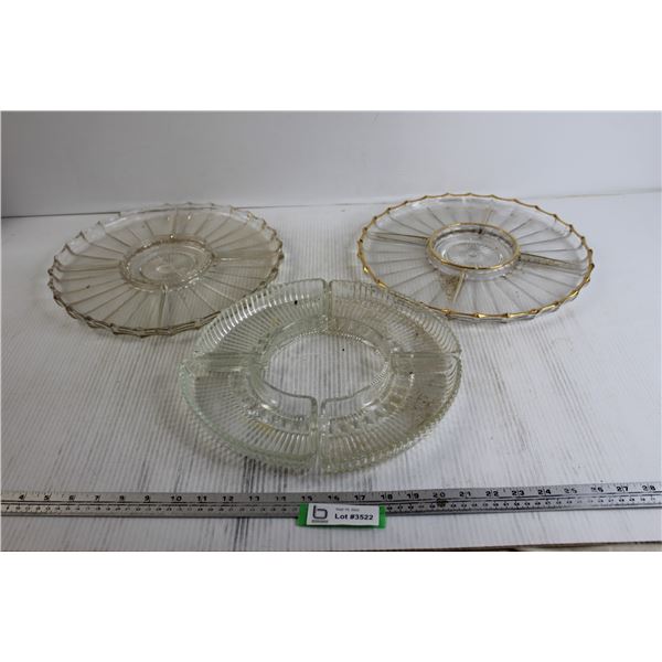 (2) Serving Trays, 4-Piece Serving Dishes