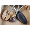 Image 3 : (10) Shoe Stretchers