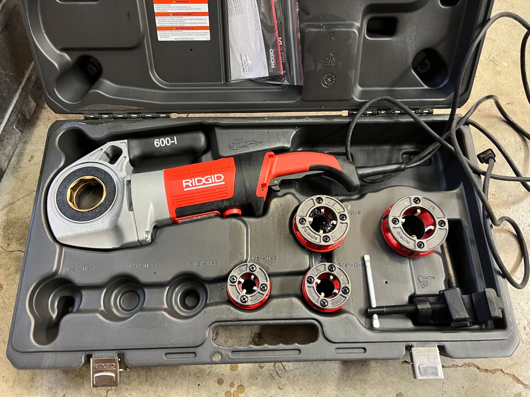 161 Power Threader RIDGID MODEL 600-I POWER PIPE THREADER IN CASE. INC 1/2