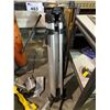 Image 1 : HEAVY DUTY 39" TRIPOD