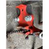 Image 2 : RIDGID PIPE CLAMP WITH 2" MOUNT AND A SUPPORT STAND