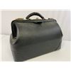Image 4 : ANTIQUE LEATHER DOCTORS BAG - 19th CENTURY