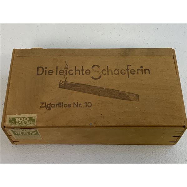 VINTAGE NAZI GERMANY ERA "DIE LEICHTE SCHAEFERIN" BOX OF CIGARS