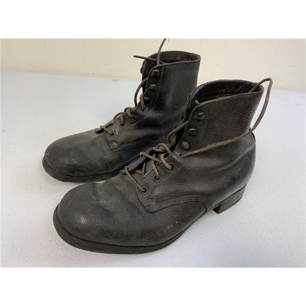 WWII GERMAN MILITARY BLACK LEATHER FIELD BOOTS WITH HOBNAILS
