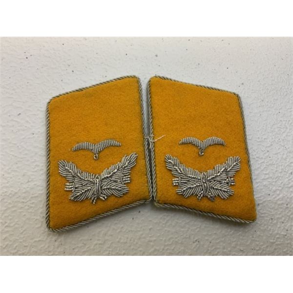 WWII GERMAN LUFTWAFFE OFFICER COLLAR TABS - MINT UNISSUED