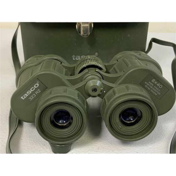 TASCO 323 RZ 8 X 40 RUBBER COATED BINOCULARS IN CARRY CASE