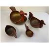 Image 2 : GROUP OF VINTAGE RUSSIAN KHOKHLOMA WOODEN SERVING BOWLS
