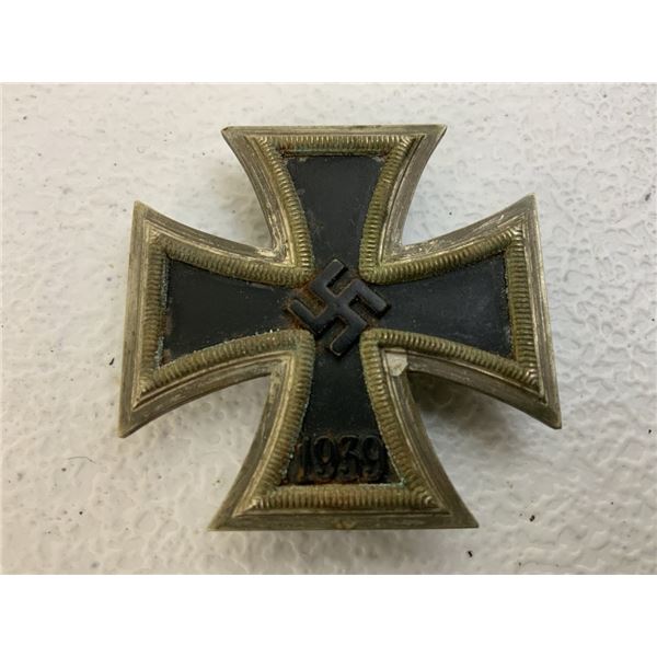 WWII GERMAN IRON CROSS 1st CLASS MEDAL SCREWBACK