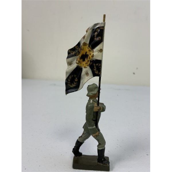 GERMAN THIRD REICH PERIOD LINEOL TOY SOLDIERS ARMY FLAG BEARER