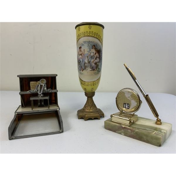 LOT OF ANTIQUE HOUSE DECORATING OBJECTS