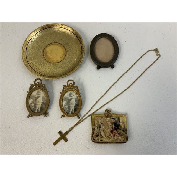 LOT OF ANTIQUE PICTURE FRAMES AND OTHER OBJECTS