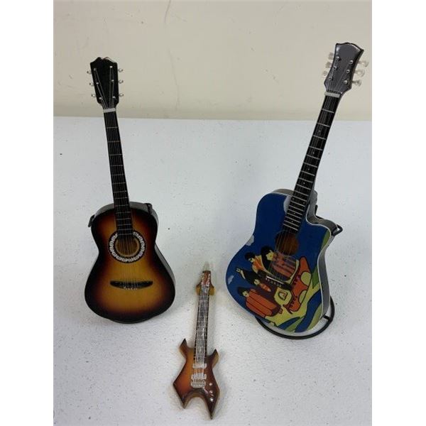 LOT OF COLLECTABLE MINIATURE GUITARS