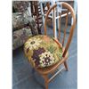 Image 2 : Small Oak Child Chair w/Pillow