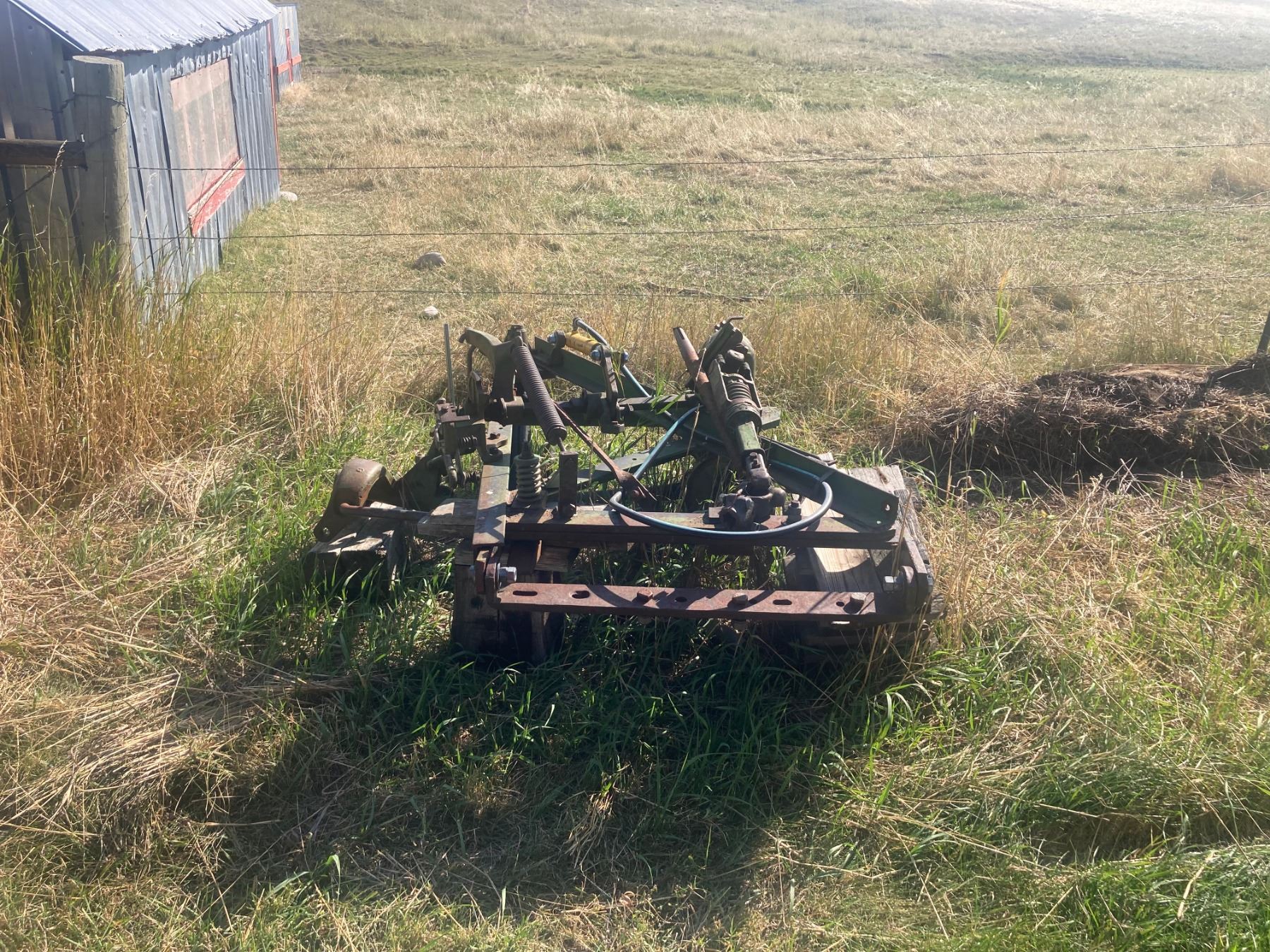 2 JD 5 sickle mowers, drawbar mount, pto drive, 7' cutter bar