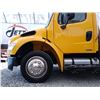 Image 52 : 0C --  2005 FREIGHTLINER M2 106 MEDIUM DUTY DUALLY, Yellow, 241536